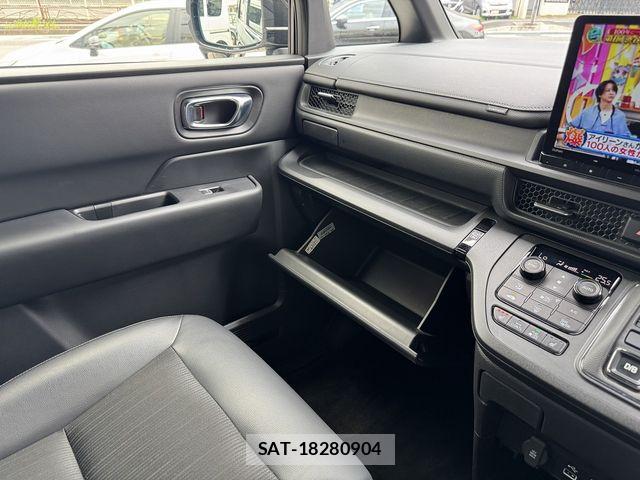Honda STEP WGN 2022-06 7963888-12