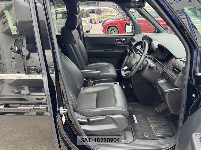 Honda STEP WGN 2022-06 7963888-15