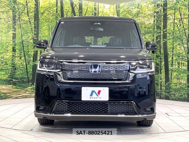 Honda STEP WGN 2025-12 7963878-14