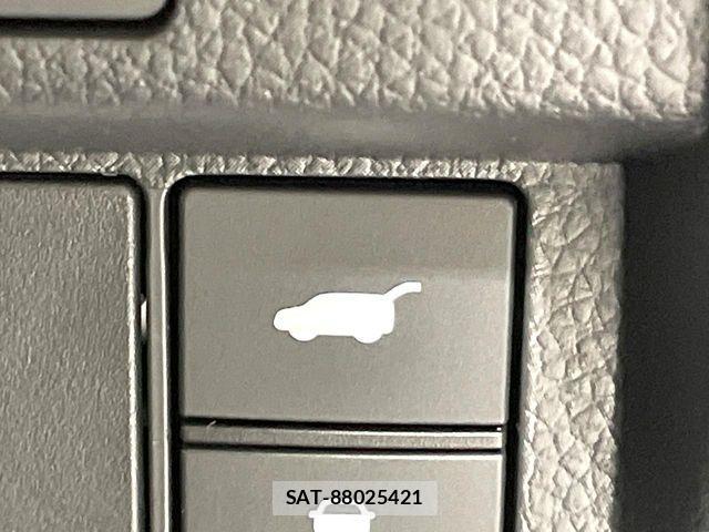 Honda STEP WGN 2025-12 7963878-6