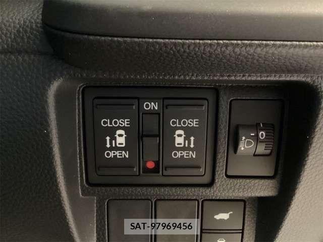 Honda STEP WGN 2026-02 7981118-2