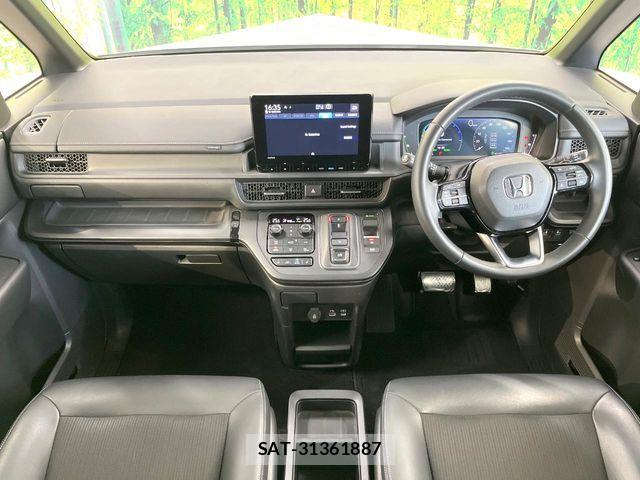 Honda STEP WGN 2024-02 8038464-1