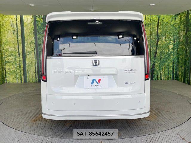 Honda STEP WGN 2023-09 8038462-15