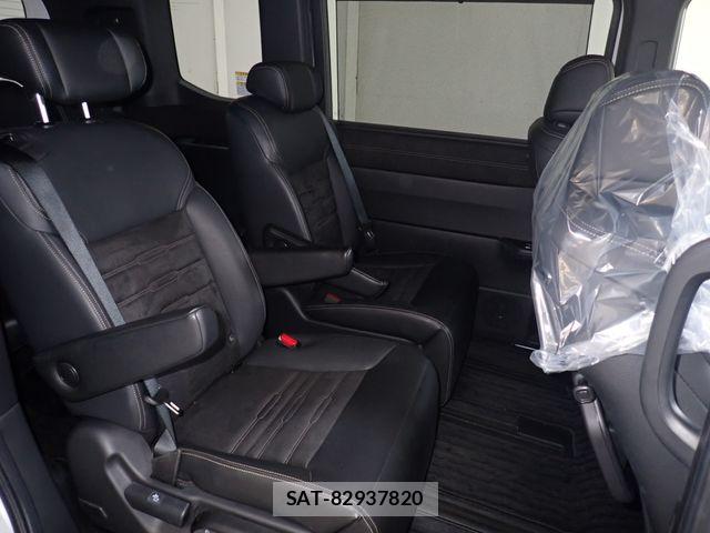 Honda STEP WGN 2024-03 8075709-21