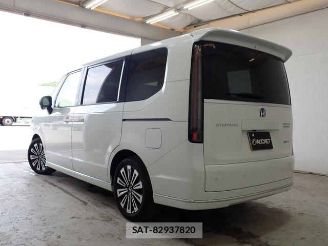 Honda STEP WGN 2024-03 8075709-2