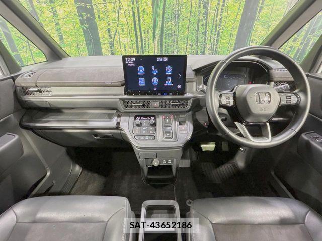 Honda STEP WGN 2023-11 8075711-1