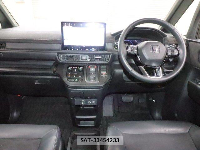 Honda STEP WGN 2023-09 8102048-2