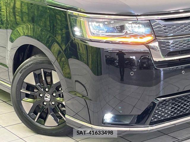 Honda STEP WGN 2022-11 8102046-12
