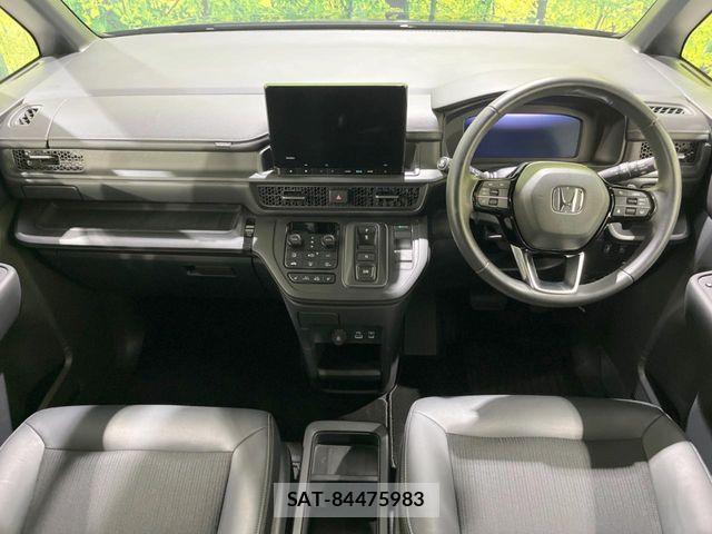 Honda STEP WGN 2024-11 8102040-1