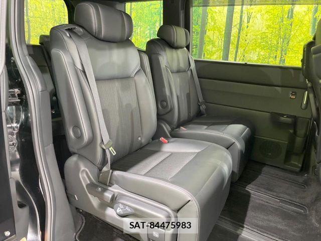 Honda STEP WGN 2024-11 8102040-8