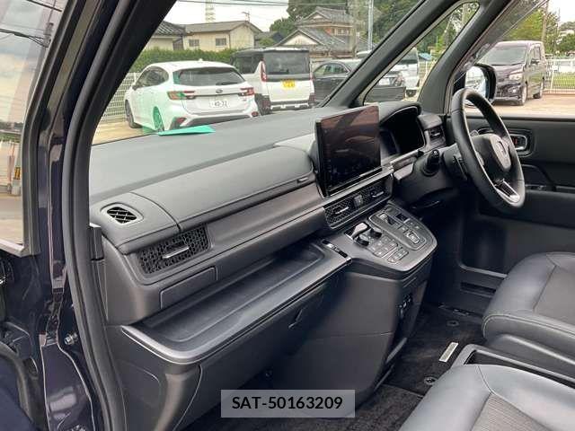Honda STEP WGN 2023-10 8102045-22