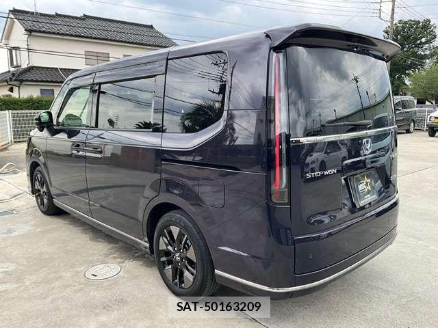 Honda STEP WGN 2023-10 8102045-4