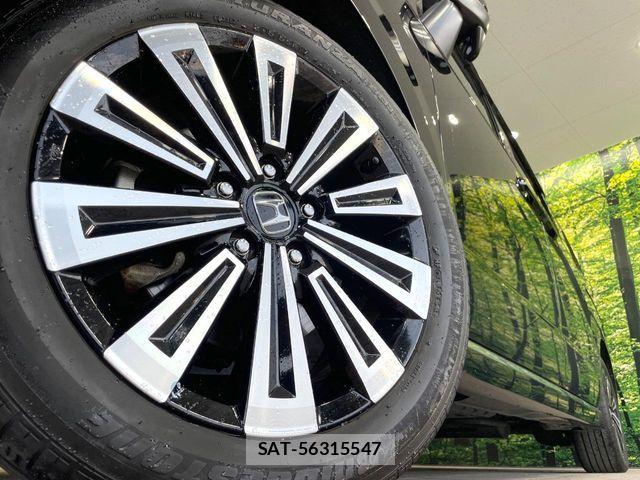 Honda STEP WGN 2023-10 8146762-13