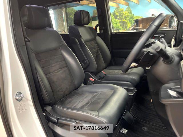 Honda STEP WGN 2023-10 8159278-7