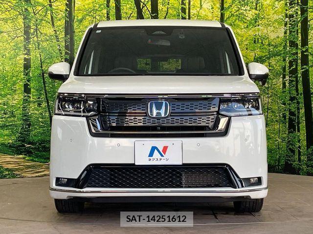 Honda STEP WGN 2022-11 8210404-14