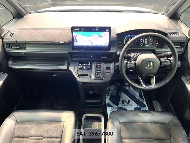 Honda STEP WGN 2023-12 8210400-1