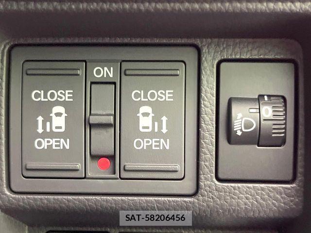 Honda STEP WGN 2023-07 8210405-4