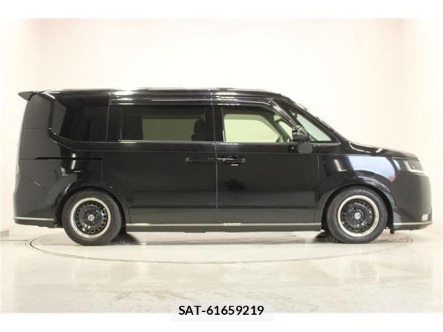 Honda STEP WGN 2022-07 8210408-13