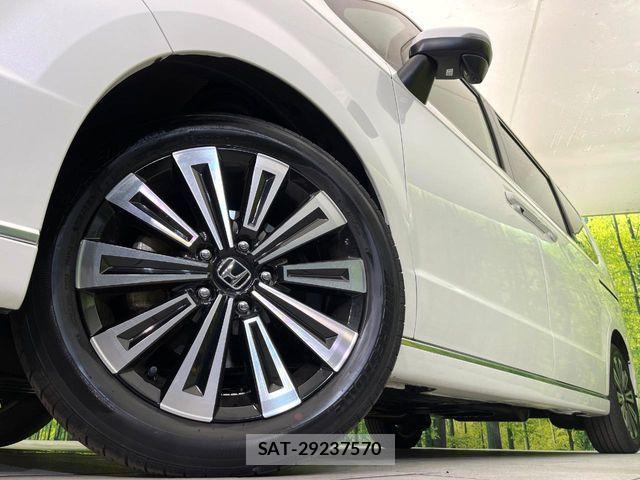 Honda STEP WGN 2022-11 8210403-12