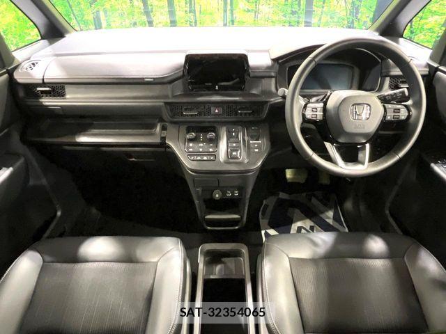 Honda STEP WGN 2026-03 8231904-1