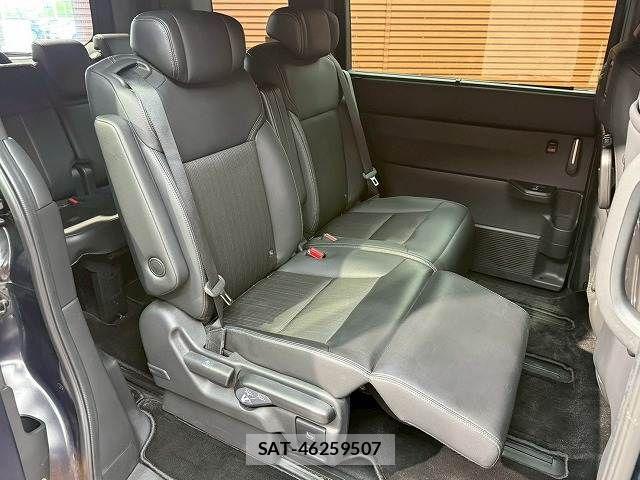 Honda STEP WGN 2022-05 8246795-11