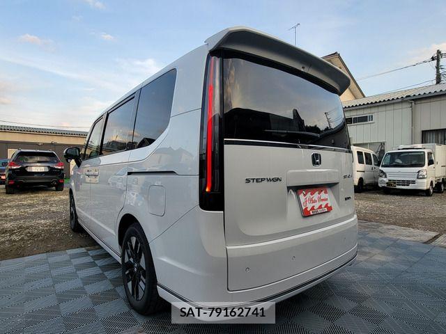 Honda STEP WGN 2025-10 8246798-9