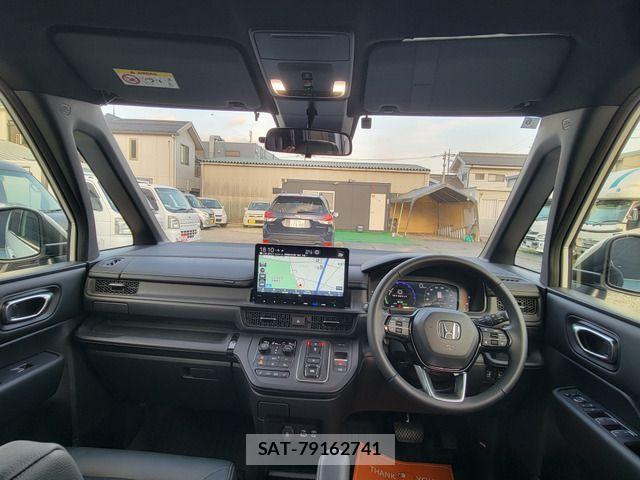 Honda STEP WGN 2025-10 8246798-14