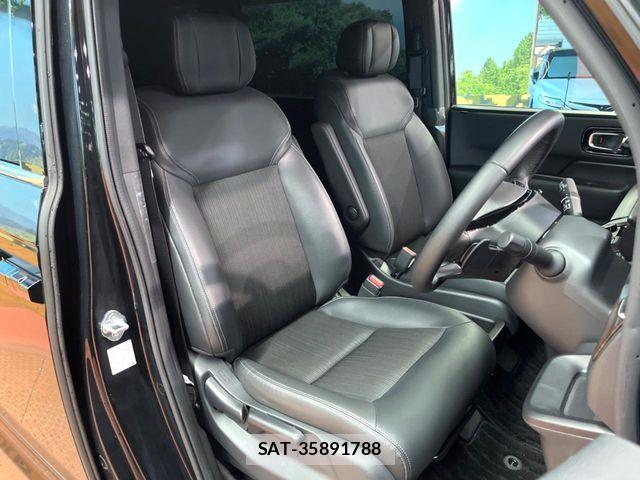 Honda STEP WGN 2023-10 8246785-9