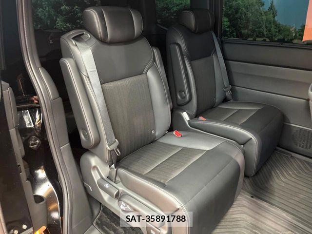 Honda STEP WGN 2023-10 8246785-10