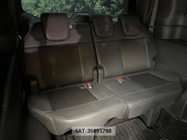 Honda STEP WGN 2023-10 8246785-11