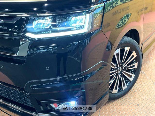 Honda STEP WGN 2023-10 8246785-13