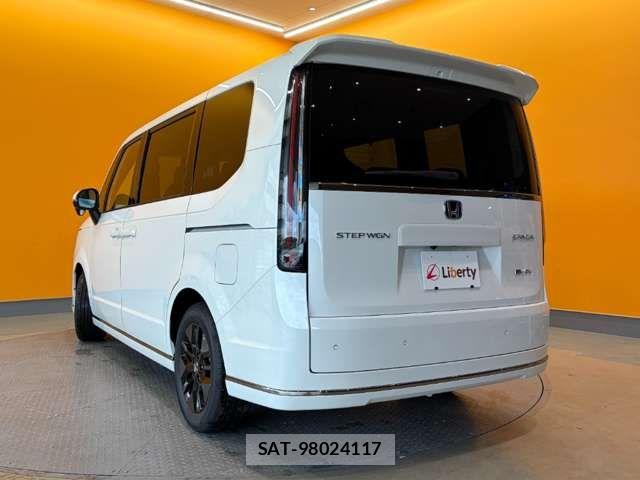 Honda STEP WGN 2026-06 8317308-6
