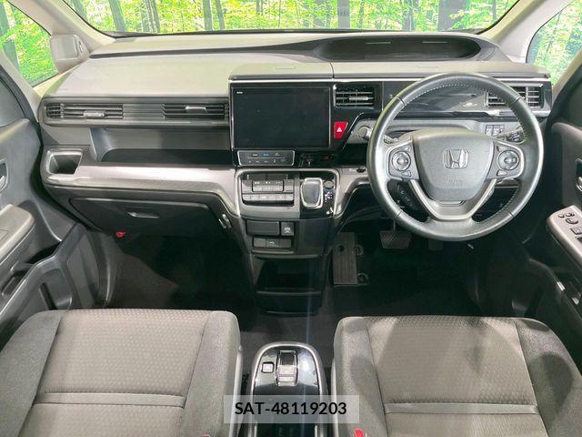 Honda STEP WGN 2021-07 8317329-1