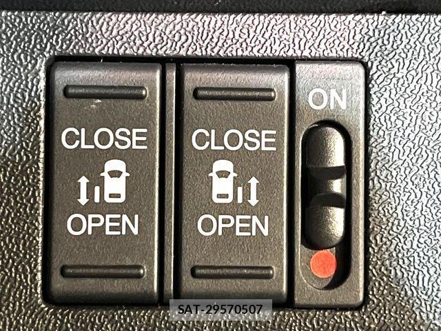 Honda STEP WGN 2018-09 8368998-2