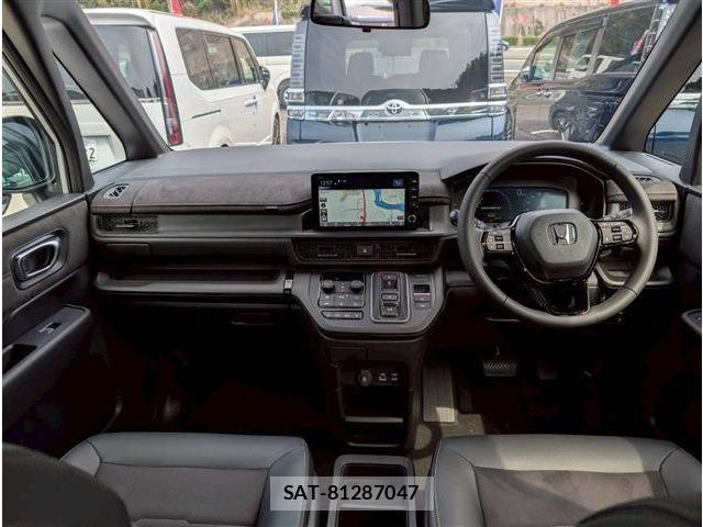 Honda STEP WGN 2026-05 8368982-12