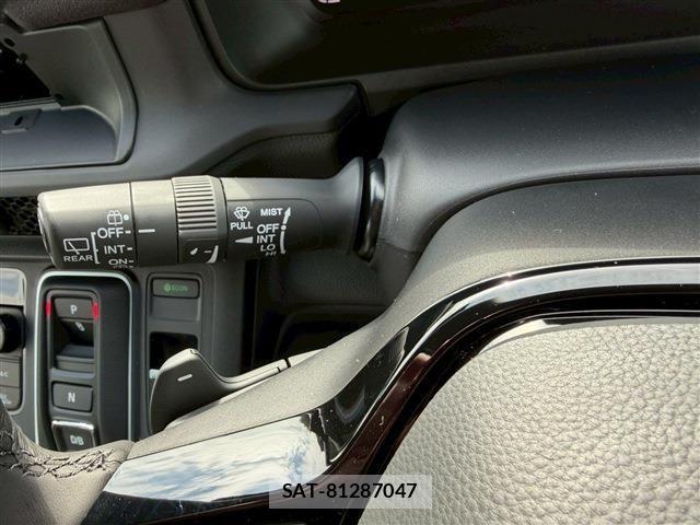 Honda STEP WGN 2026-05 8368982-21