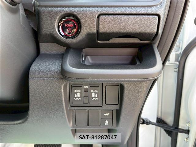 Honda STEP WGN 2026-05 8368982-29