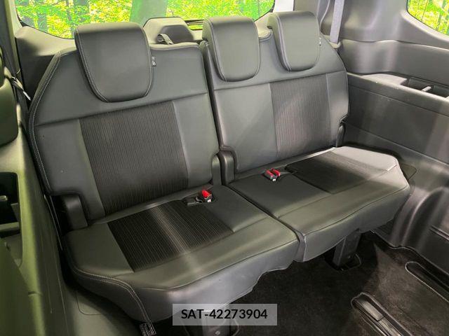 Honda STEP WGN 2023-11 8368994-9