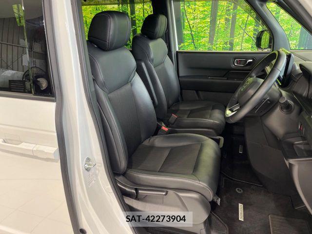 Honda STEP WGN 2023-11 8368994-7