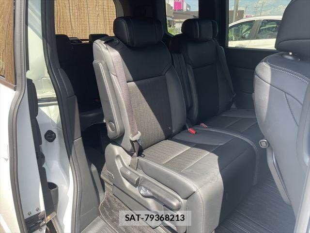 Honda STEP WGN 2023-10 8368992-9