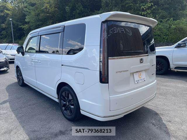 Honda STEP WGN 2023-10 8368992-20