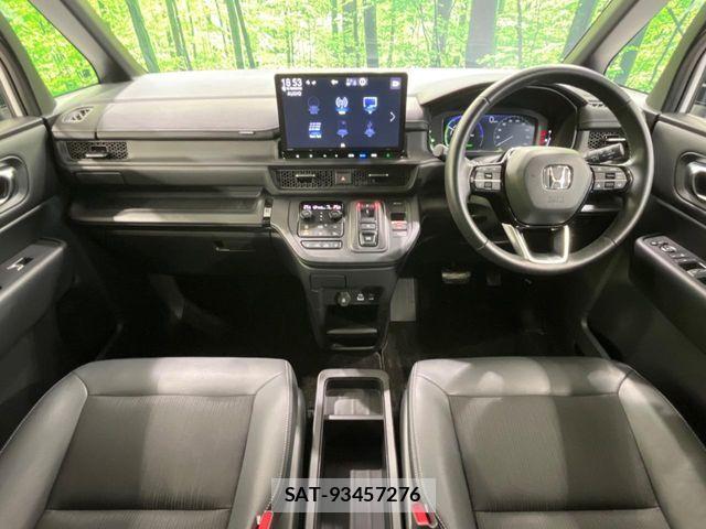 Honda STEP WGN 2023-10 8368989-1