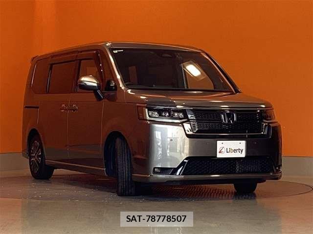 Honda STEP WGN 2022-05 8368995-14