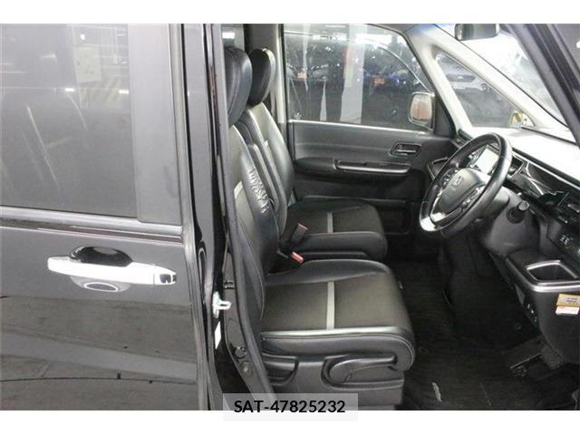 Honda STEP WGN 2017-10 8415116-26