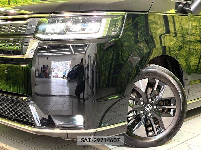 Honda STEP WGN 2023-12 8438933-12