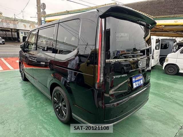 Honda STEP WGN 2026-05 8438924-3
