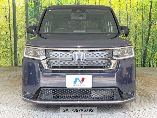 Honda STEP WGN 2023-12 8438925-14