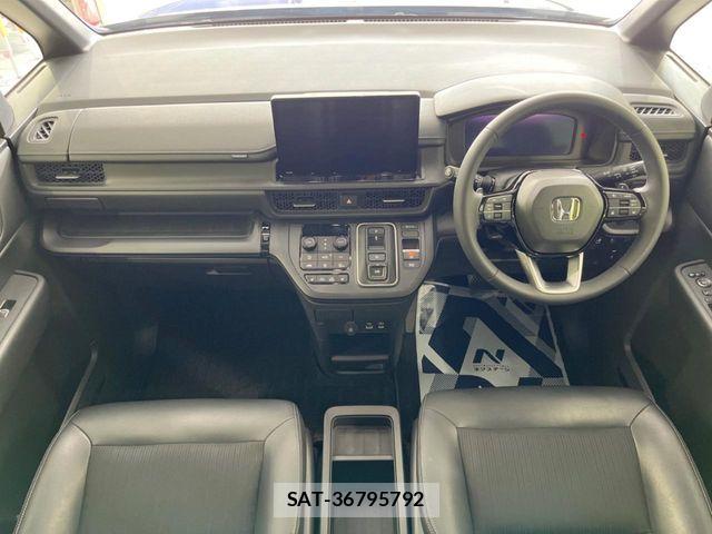 Honda STEP WGN 2023-12 8438925-1