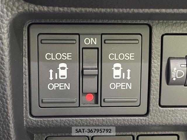Honda STEP WGN 2023-12 8438925-5