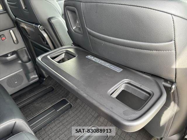 Honda STEP WGN 2025-08 8458510-29